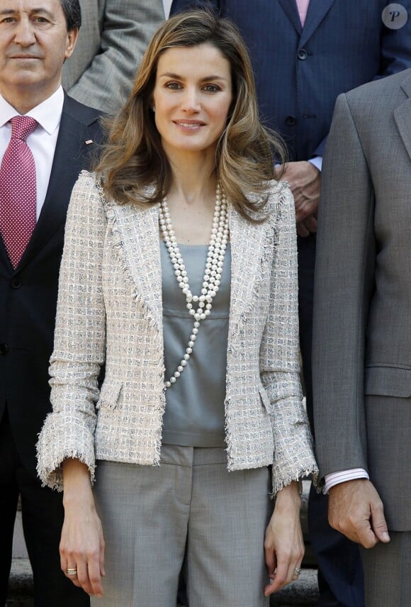 La ravissante Letizia d'Espagne et son prince Felipe en représentation au Palais Zarzuela à Madrid le 26 mai 2011