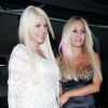 Shauna Sand avec une amie à Los Angeles le 25 mai 2011 : l'une a gagné le concours de bronzage, l'autre celui de la blondeur
