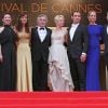 Robert de Niro et des membres de son jury, lors du 64e Festival de Cannes, en mai 2011.