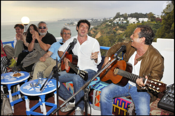 Paul et Michel Boujenah, Patrick Bruel et Félix Gray au cours du voyage du Jasmin, en Tunisie le 8 mai 2011.
