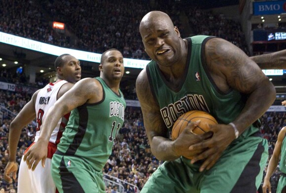 Shaquille O'Neal avec le maillot des Boston Celtics, à Toronto, le 2 janvier 2011.