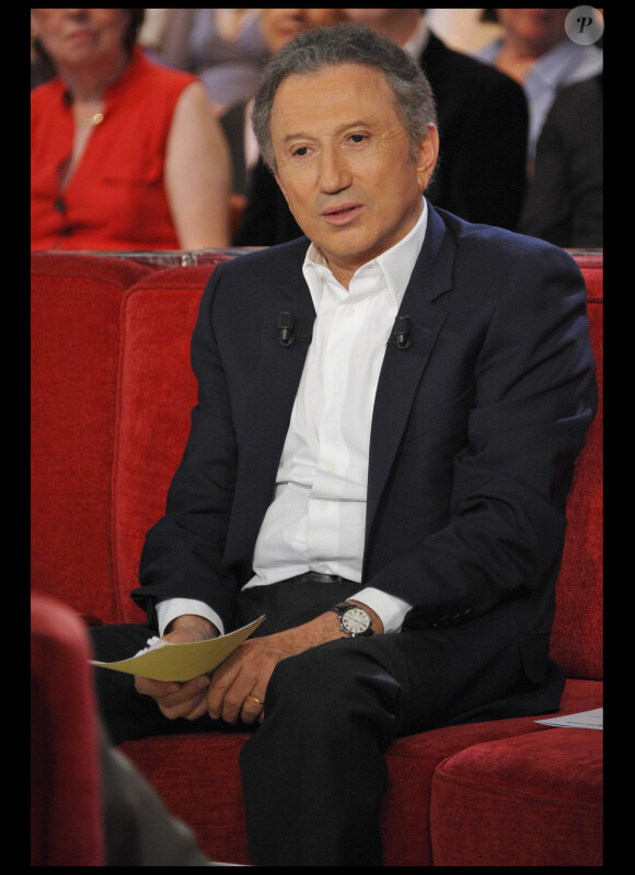 Michel Drucker dans l'émission Vivement Dimanche diffusée le 15 mai 2011 