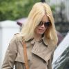 Claudia Schiffer à la sortie de l'école de ses enfants le 6 juin à Londres dans un parfait look