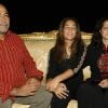 Aravane Rezaï (photo : en 2007 à Paris, avec sa famille, unie...), 24 ans, qui a coupé les ponts avec sa famille début 2011, a décidé de porter plainte pour extorsion de fonds début juin contre son père Arsalan, qu'elle accuse également de violences.