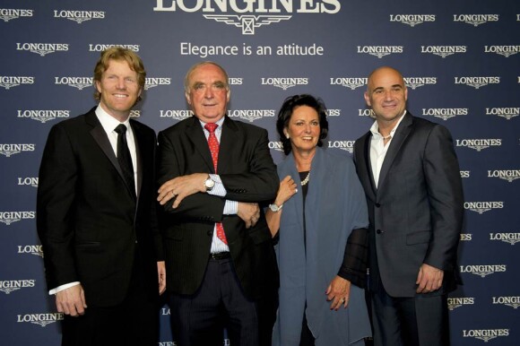 Pour sa troisième édition, la soirée de gala annuelle de la marque Longines, donnée samedi 4 juin 2011 en marge de Roland-Garros, récompensait Jim Courier (à g.), avec Walter von Känel, Florence Ollivier-Lamarque et Andre Agassi.