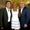 Pour sa troisième édition, la soirée de gala annuelle de la marque Longines, donnée samedi 4 juin 2011 en marge de Roland-Garros, récompensait Jim Courier. Tatiana Golovin pose entre Pat Cash et André Agassi.