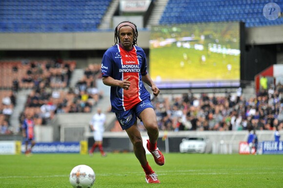 Yannick Noah au Parc des Princes, à Paris, à l'occasion du jubilé du footballeur Bernard Lama, samedi 11 juin 2011.
