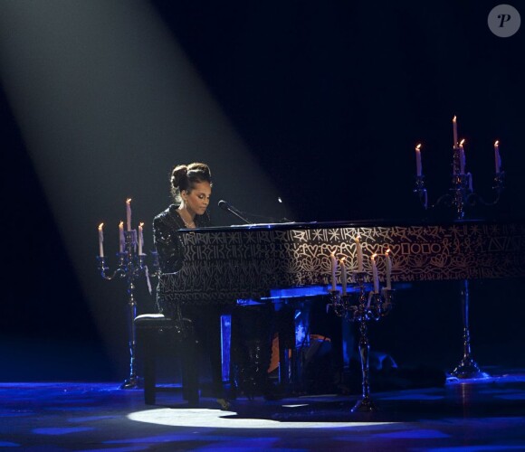 Alicia Keys se produit sur la scène du Palais des Congrès, à Paris, samedi 11 juin, pour son concert Piano & Moi.