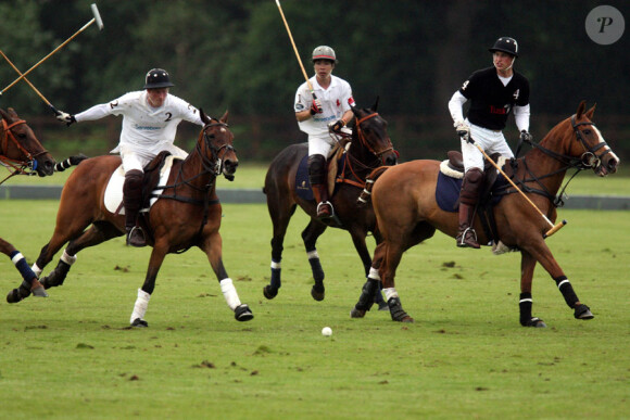 Le tournoi de polo caritatif à Sunninghill, près d'Ascot en Angleterre le 12 juin 2011