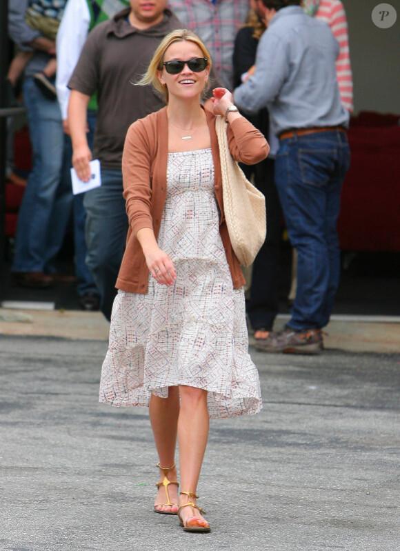 Reese Witherspoon le 12 juin 2011 à Santa Monica, souriante et fraîche