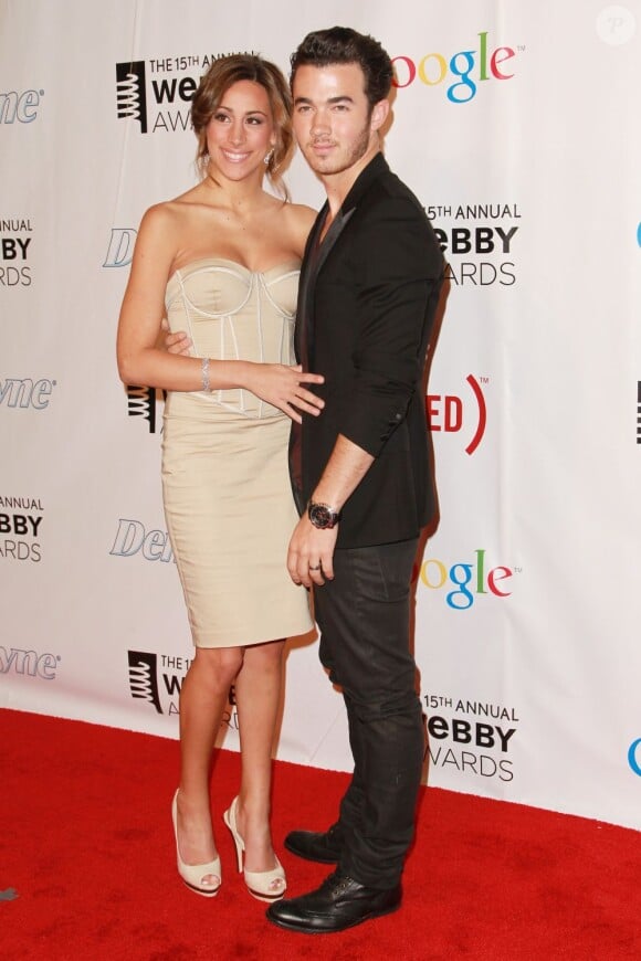 Danielle et Kevin Jonas à l'occasion de la 15e cérémonie des Webby Awards, au Hammerstein Ballroom de New York, le 13 juin 2011.