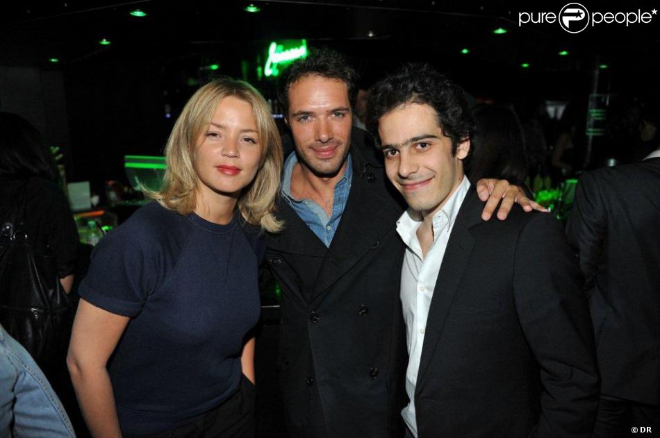 Virginie Efira Nicolas Bedos Et Elisha Karmitz Lors De La Soiree Take It Irish Organisee Par Mk2 Et La Marque De Whisky Jameson Au Social Club A Paris Le 7 Jui Purepeople