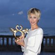 Pauline Lefèvre a reçu le Swann d'Or de la révélation féminine de l'année, au festival de Cabourg 2011.