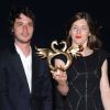 Valérie Donzelli a reçu le grand prix du festival de Cabourg 2011 pour le film La guerre est déclarée. Elle pose avec son ex-mari Jérémie Elkaim.