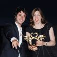 Valérie Donzelli a reçu le grand prix du festival de Cabourg 2011 pour le film La guerre est déclarée. Elle pose avec son ex-mari Jérémie Elkaim. Elle a réalisé l'excellent La guerre est déclarée.  