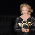 Sylvie Vartan, présidente du jury, reçoit le prix Coup de coeur pour ses 50 ans de carrière romantique.