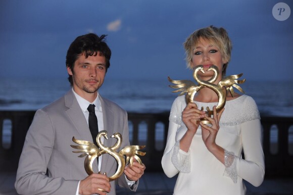 Pauline Lefèvre a reçu le Swann d'Or de la révélation féminine de l'année, au festival de Cabourg 2011.