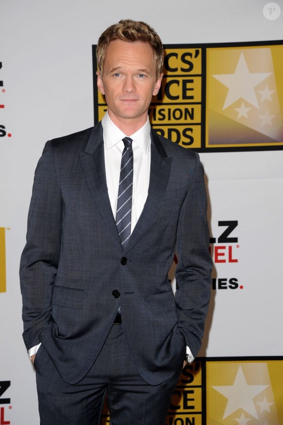 Neil Patrick Harris a remporté le prix du meilleur acteur de second rôle pour How I Met Your Mother lors des Critics Choice Television awards à Beverly Hills, le 20 juin 2011