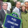 Bertrand Delanoë, avec Danièle Thompson et sa fille Caroline Thompson lors de l'inauguration de la Place Gérard Oury, dans le VIIIe arrondissement de Paris, le 22 juin 2011.