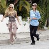 Paris Hilton en pleine séance de footing avec sa soeur Nicky dans les rues de Los Angeles le 17 juin 2011