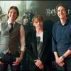 James et Oliver Phelps entourant Rupert Grint, lors d'un photocall pour la promotion de Harry Potter et les Reliques de la mort - partie II, à Madrid le 27 juin 2011