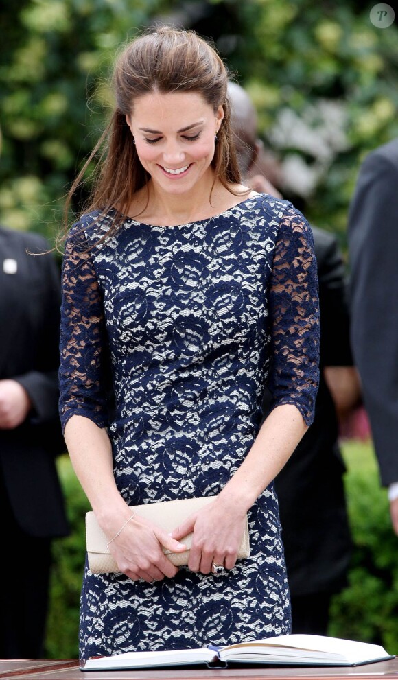 Le prince William et la duchesse Catherine de Cambridge entamaient le 30 juin 2011 leur première visite officielle internationale en tant que jeunes mariés. Au Canada, la Kate-mania a fait des ravages.