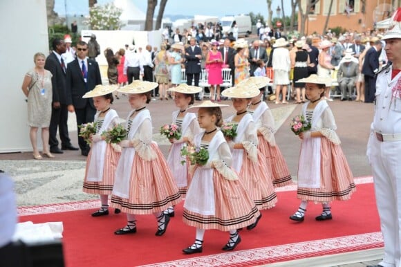 Les six demoiselles d'honneur pour la cérémonie religieuse unissant Charlene au prince Albert, à  Monaco, le 2 juillet 2011