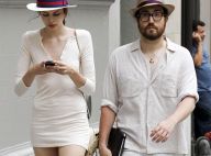 Sean Lennon donne une leçon de mode à sa petite amie mannequin