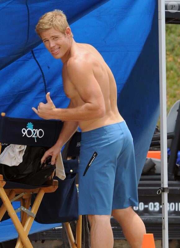 Trevor Donovan sur le tournage de la saison 4 de 90210, à Los Angles, le 12 juillet 2011.