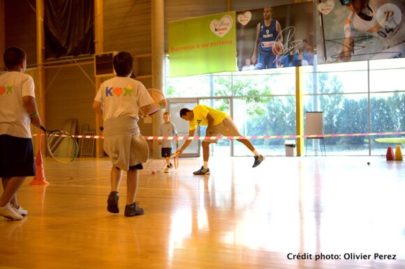 Jo-Wilfried Tsonga à Temple-sur-Lot le 13 juillet 2011 pour la promotion des villages Kinder