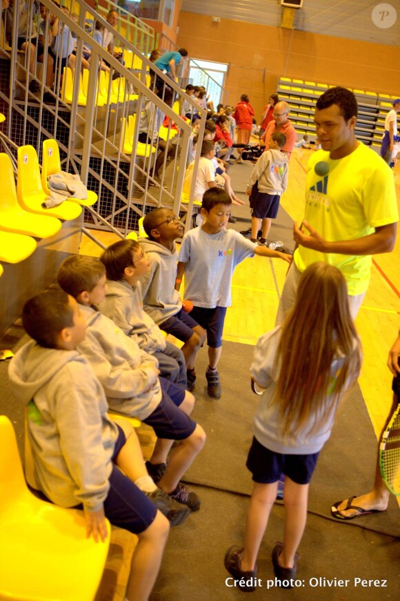 Jo-Wilfried Tsonga à Temple-sur-Lot le 13 juillet 2011 pour la promotion des villages Kinder