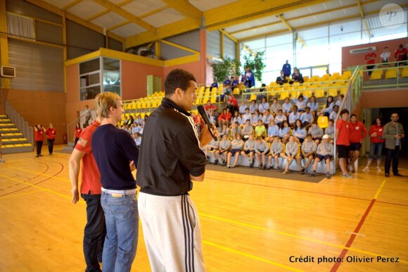 Jo-Wilfried Tsonga à Temple-sur-Lot le 13 juillet 2011 pour la promotion des villages Kinder