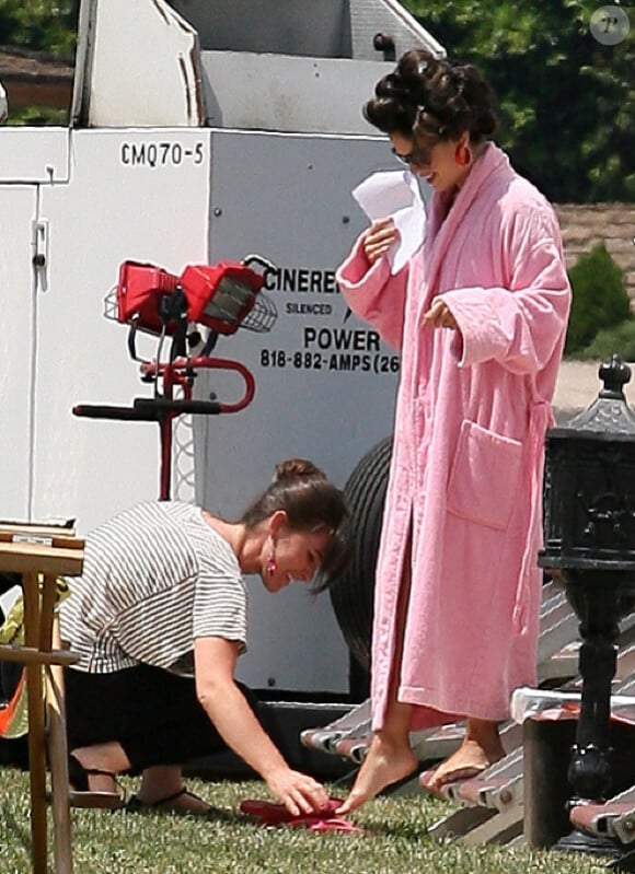Rachel Bilson sur le tournage du film The to do list à Woodland Hills le 13 juillet 2011