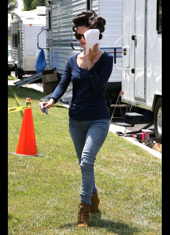 Rachel Bilson : après la séance coiffure sur le tournage du film The to do list à Woodland Hills le 13 juillet 2011