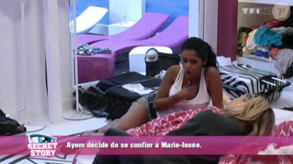 Ayem se confie à Marie-Josée dans Secret Story 5