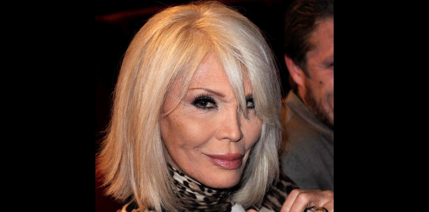 Quel Est L Age D Amanda Lear Amanda Lear : Absolument fabuleuse aux côtés d'une sacrée "Nulle