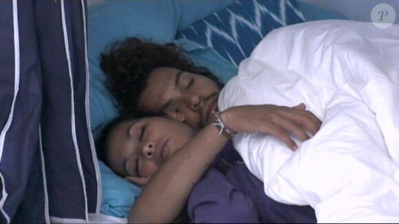 Ayem et Daniel dorment tranquillement dans Secret Story 5