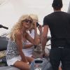 Victoria Silvstedt s'apprête à faire un tour de bateau avec son amoureux Maurice, à Saint-Tropez, lundi 25 juillet 2011.