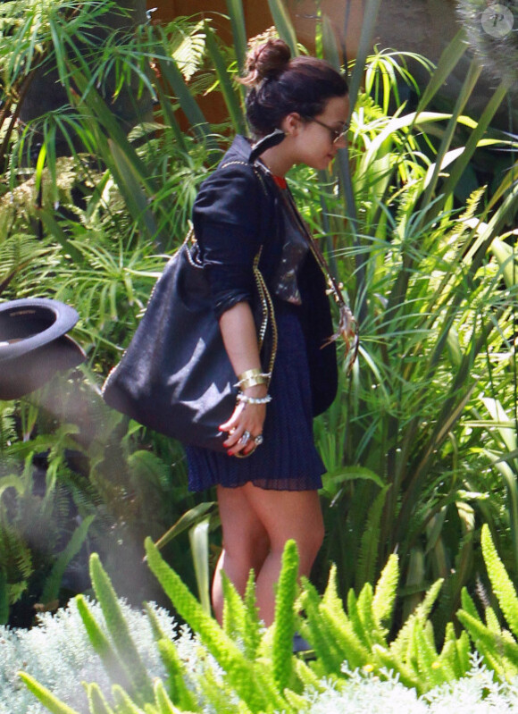 Demi Lovato se rend dans un studio d'enregistrement pour travailler sur son nouvel album, à Los Angeles, le 21 juillet 2011.