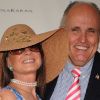 Judith et Rudolph Giuliani a participé à la 14e opération Super Saturday, qui s'est déroulée le samedi 30 juillet 2011. Les fonds récoltés sont reversés à la recherche médicale contre le cancer des ovaires.