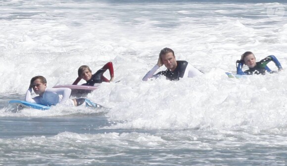David, Brooklyn, Romeo et Cruz Beckham dans les eaux de Malibu pour une séance de surf ! Le 31 juillet 2011