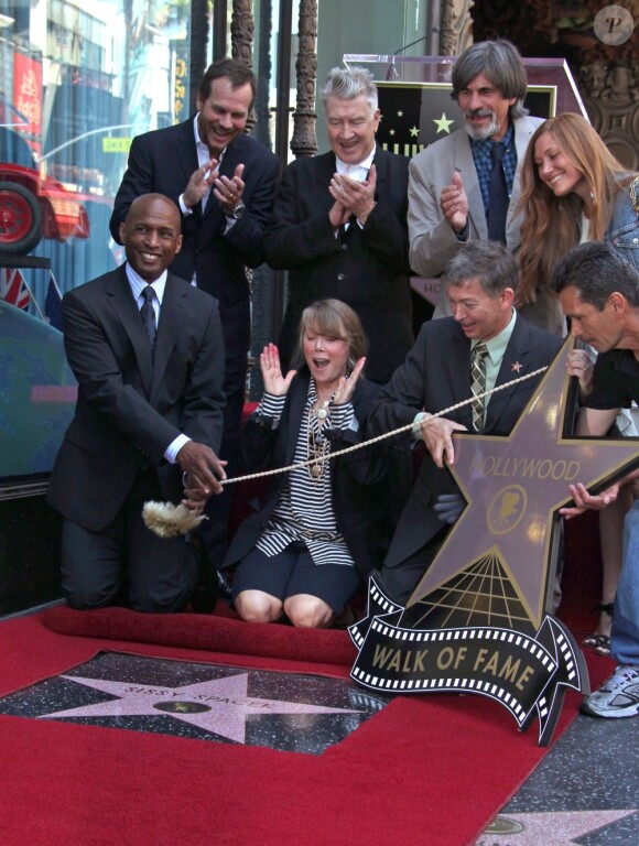 Sissy Spacek reçoit une étoile sur le Walk of Fame à Hollywood, en présence de ses amis David Lynch et Bill Paxton ainsi que de sa famille. Los Angeles, 1e août 2011