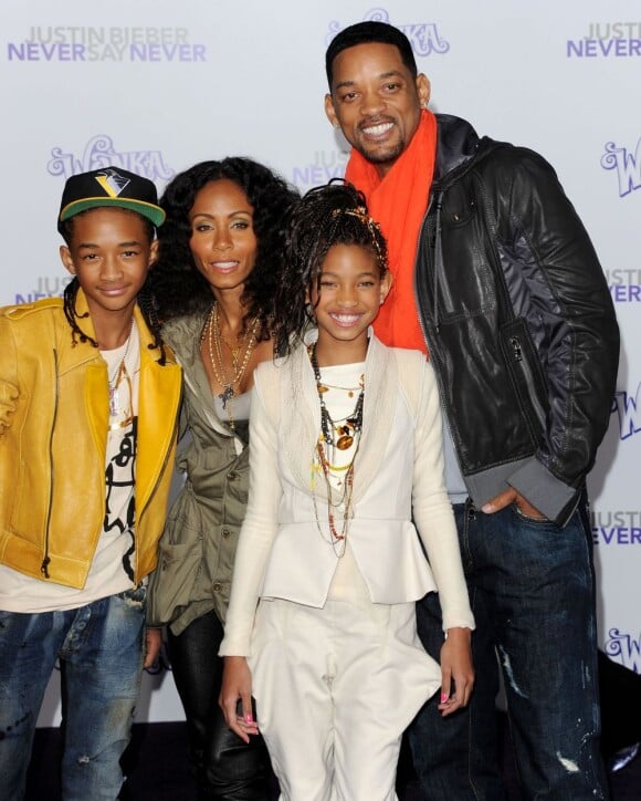 Will Smith, son épouse Jada Pinkett Smith, et leurs enfants Willow Smith et Jaden Smith à Los Angeles en février 2011