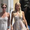Paris Hilton se promène avec sa soeur Nicky à St-Tropez, vendredi 5 août 2011.