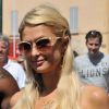 Paris Hilton se promène à St-Tropez, vendredi 5 août 2011.