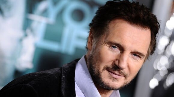 Liam Neeson amoureux : Son baiser fougueux avec sa nouvelle compagne