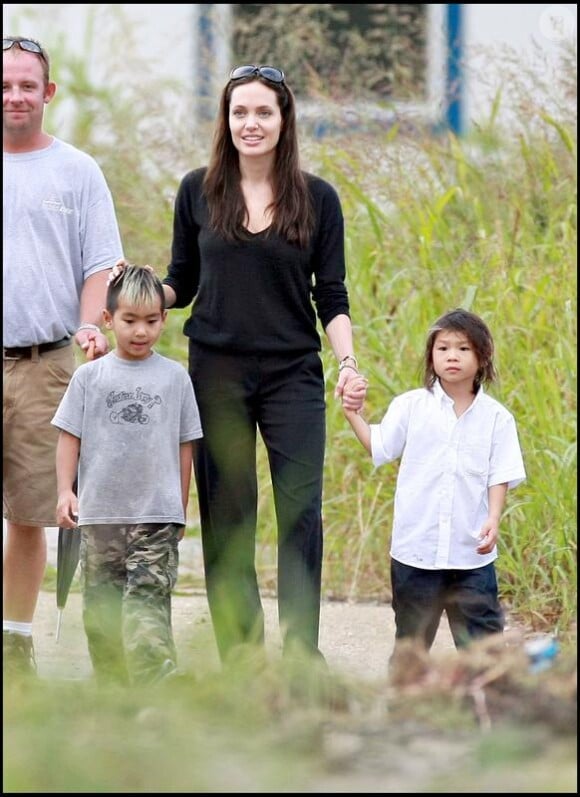 Angelina Jolie et ses fils Maddox et Pax en octobre 2008
