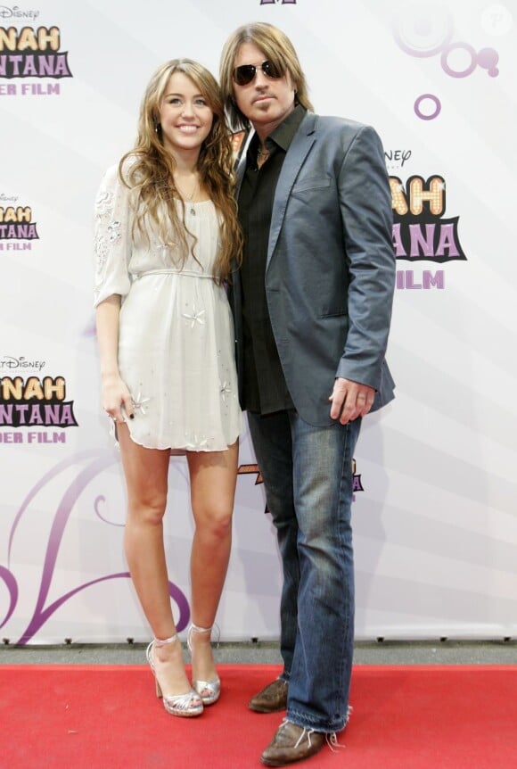 Miley Cyrus et son papa Billy Ray Cyrus, à Los Angeles, en avril 2009.