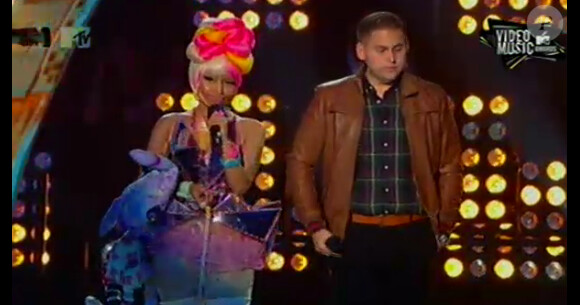 Nicki Minaj et Jonah Hill remettent le prix de la Best Pop Video lors des MTV Video Music Awards 2011, dimanche 28 août 2011.