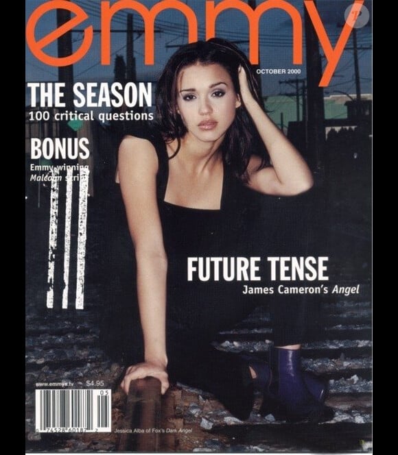 Octobre 2000 : à 19 ans, Jessica Alba couvre le magazine Emmy.
